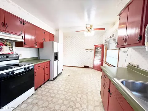 237 Marseilles Ave, Elyria, OH 44035 photo 16