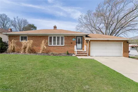 6474 W 29th St, Parma, OH 44134