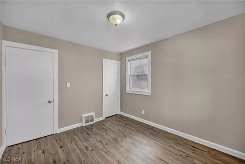 127 Dilworth St, Elyria, OH 44035 photo 17