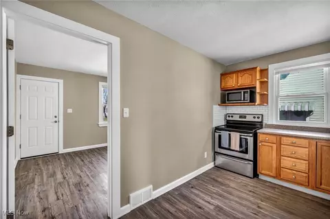 127 Dilworth St, Elyria, OH 44035 photo 24