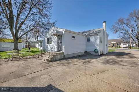 127 Dilworth St, Elyria, OH 44035 photo 8