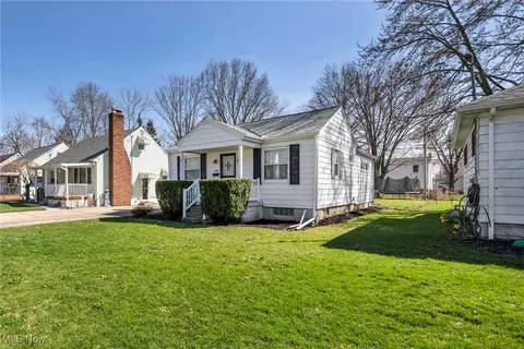127 Dilworth St, Elyria, OH 44035 photo 3