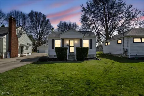 127 Dilworth St, Elyria, OH 44035