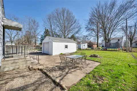 127 Dilworth St, Elyria, OH 44035 photo 9