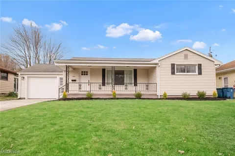 1061 N Ward Ave, Girard, OH 44420