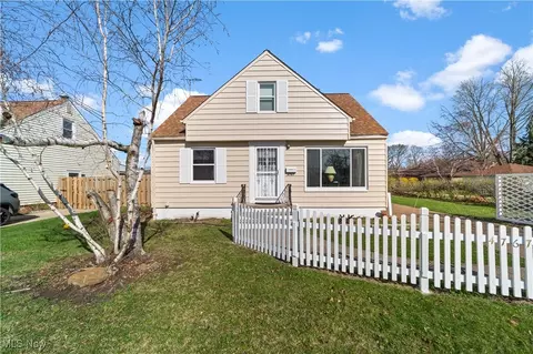 4767 Southwood Dr, Brooklyn, OH 44144