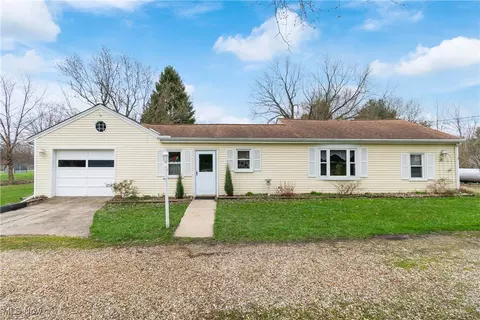 6950 Chatham Rd, Medina, OH 44256