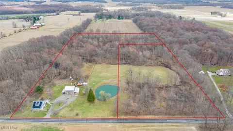 6289 Black Diamond Rd, North Lawrence, OH 44666