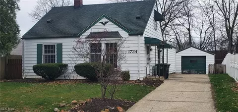 1734 Thornapple Ave, Akron, OH 44301