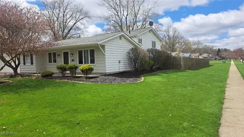 9322 Pheasant Run Pl, Strongsville, OH 44149