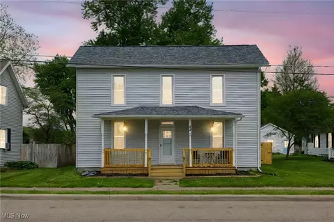 43 W 9th St, Dresden, OH 43821