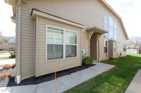 Exterior - 314 Lakewick Ln, Willowick, OH 44095 photo 2 of 6