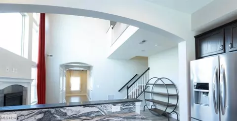 Entry Way - 314 Lakewick Ln, Willowick, OH 44095 photo 4 of 6