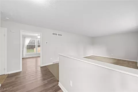 Entry Way - 9507 Wolf Rd, Windham, OH 44288 photo 1 of 2