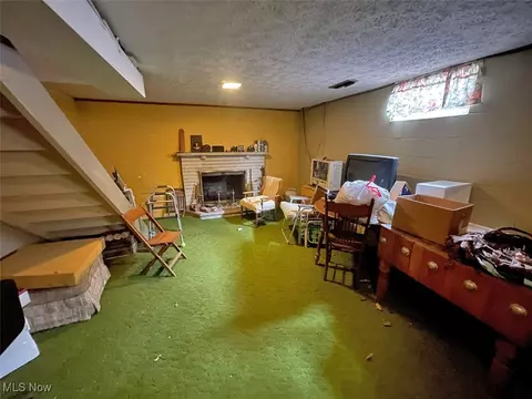 Living - 5977 Heather St NW, Canton, OH 44708 photo 4 of 4