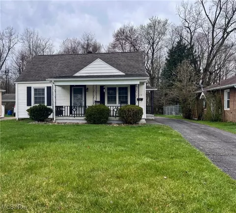 622 Jones St, Hubbard, OH 44425