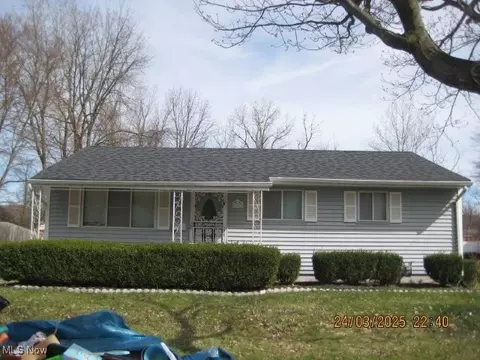 1329 Barcelona Dr, Akron, OH 44313