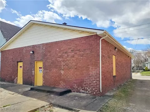 532 Clarendon Ave NW, Canton, OH 44708 photo 4