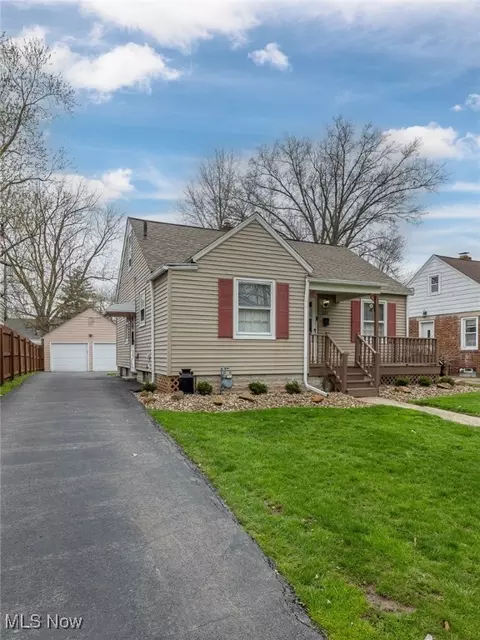 222 Brandtson Ave, Elyria, OH 44035 photo 3