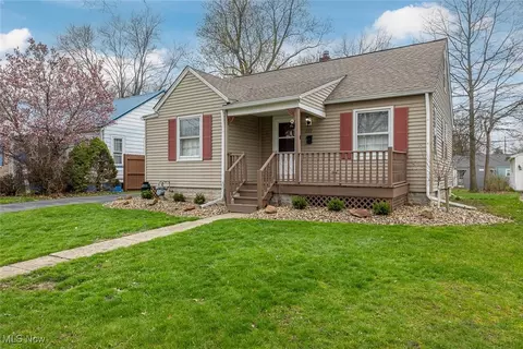 222 Brandtson Ave, Elyria, OH 44035 photo 2