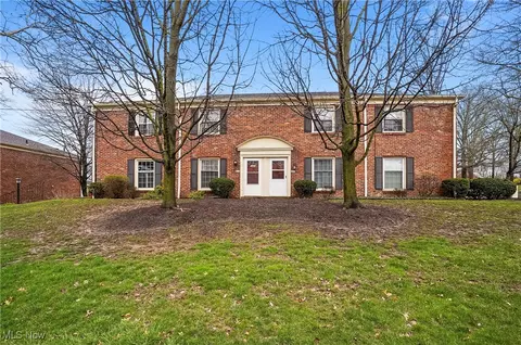 1305 W Market St, Akron, OH 44313