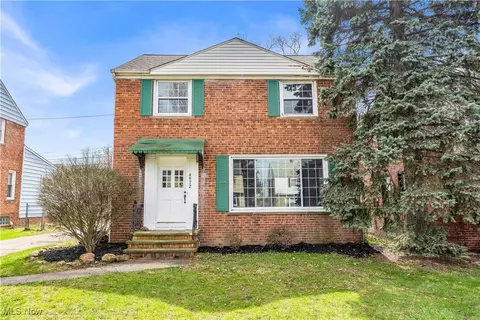 4972 Edsal Dr, Lyndhurst, OH 44124
