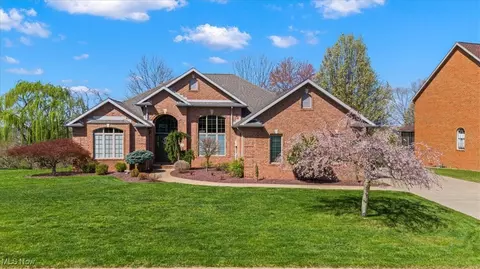 11 Westwood Dr, Parkersburg, WV 26101