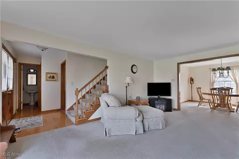 Living - 159 Mayflower Dr, Boardman, OH 44512 photo 2 of 5