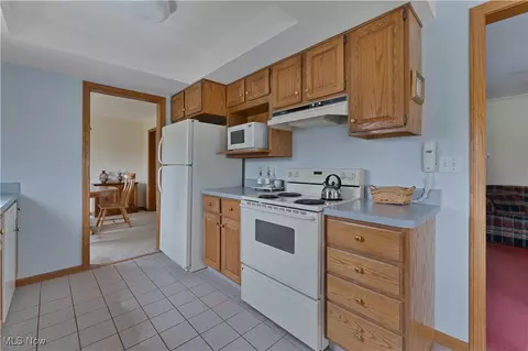 Kitchen - 159 Mayflower Dr, Boardman, OH 44512 photo 6 of 6