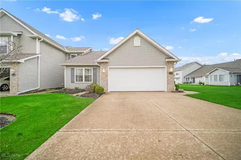 573 Hidden Harbor Dr, Fairport Harbor, OH 44077