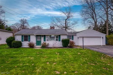 747 Ferndale Ave, Vermilion, OH 44089