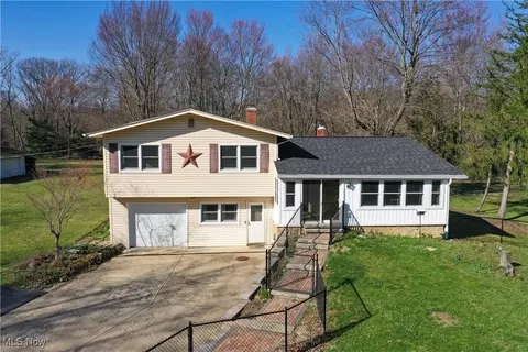 10460 N Palmyra Rd, North Jackson, OH 44451
