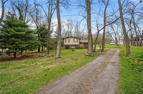6781 Booth Rd, Ravenna, OH 44266