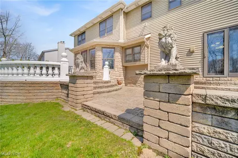 Exterior - 6722 Silvermound Dr, Mentor, OH 44060 photo 7 of 11