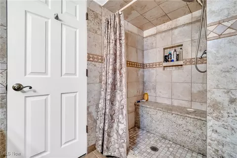 Bath - 6722 Silvermound Dr, Mentor, OH 44060 photo 7 of 7