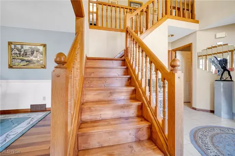 Entry Way - 6722 Silvermound Dr, Mentor, OH 44060 photo 2 of 3