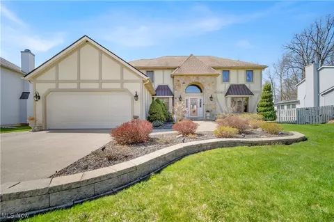 6722 Silvermound Dr, Mentor, OH 44060