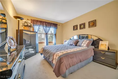 Bedroom - 6722 Silvermound Dr, Mentor, OH 44060 photo 2 of 4