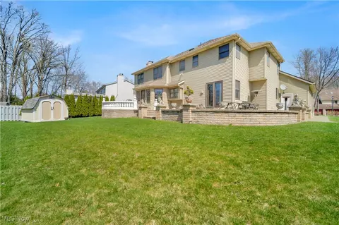 Exterior - 6722 Silvermound Dr, Mentor, OH 44060 photo 5 of 11