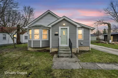 30204 Thomas St, Willowick, OH 44095