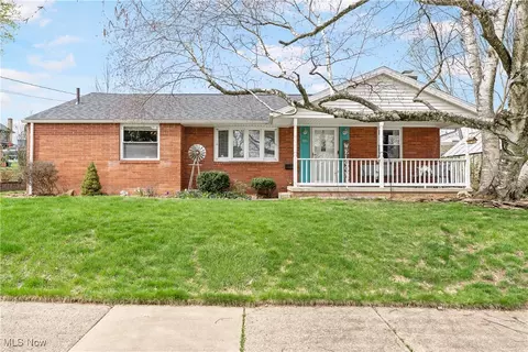 515 Foster Ave SE, North Canton, OH 44720