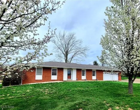 69870 Crescent Rd, Saint Clairsville, OH 43950