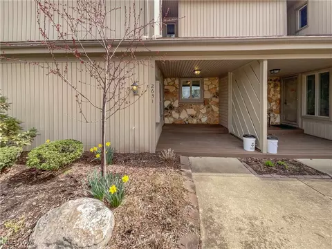 2631 Jackie Ln, Westlake, OH 44145
