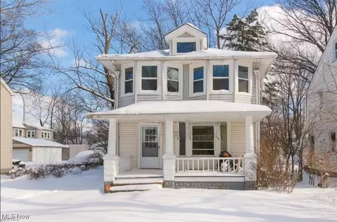 855 Roanoke Rd, Cleveland Heights, OH 44121