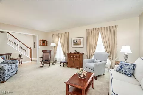 Living - 493 Gresham Dr, Fairlawn, OH 44333 photo 2 of 2