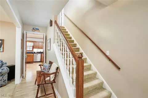 Entry Way - 493 Gresham Dr, Fairlawn, OH 44333 photo 2 of 2