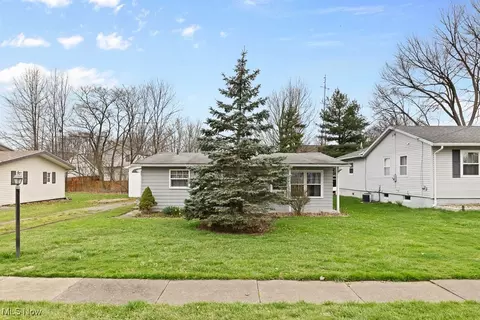 2463 Center Ave, Alliance, OH 44601