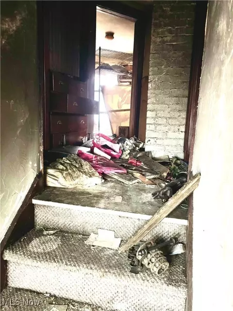 Entry Way - 6234 Mcnutt Ave, Ashtabula, OH 44004 photo 2 of 3