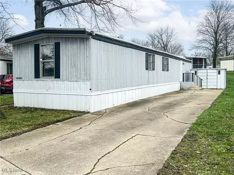 84 Harold Dr, Ashland, OH 44805