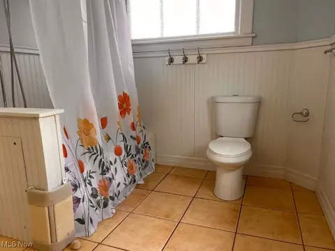 Bath - 1710 E 47th St, Ashtabula, OH 44004 photo 1 of 4
